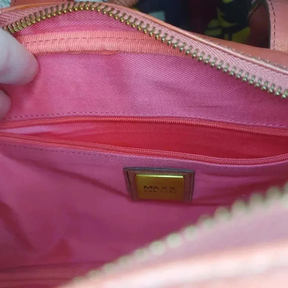 Maxx New York | Retro Style Coral Leather Satchel Gold Hardware - Picture 9 of 16